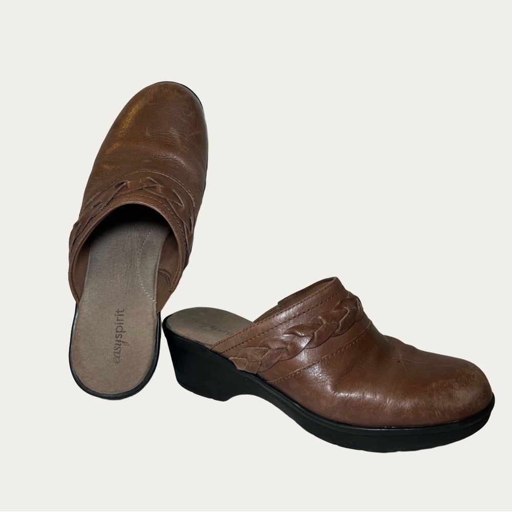 Easy Spirit Tan Leather Women’s Slip-Ons‎ Size 8M